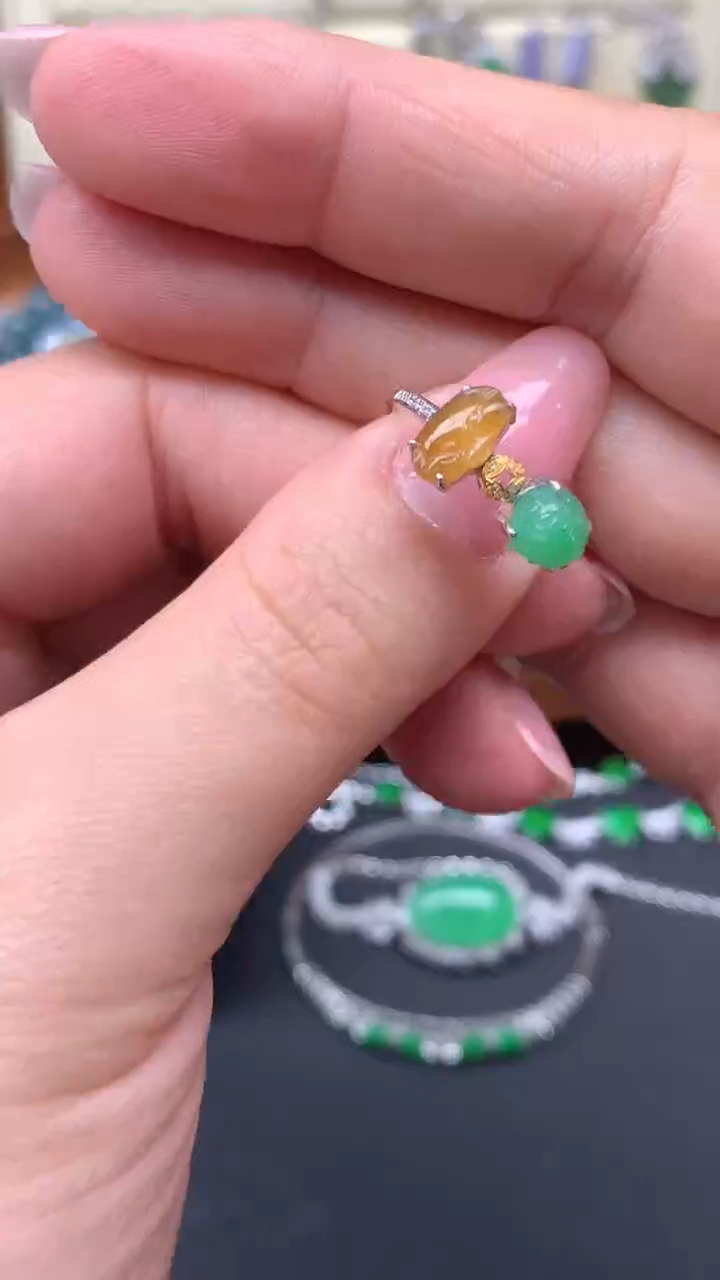 【闪购商品】翡翠戒指18K金镶嵌73-天然翡翠