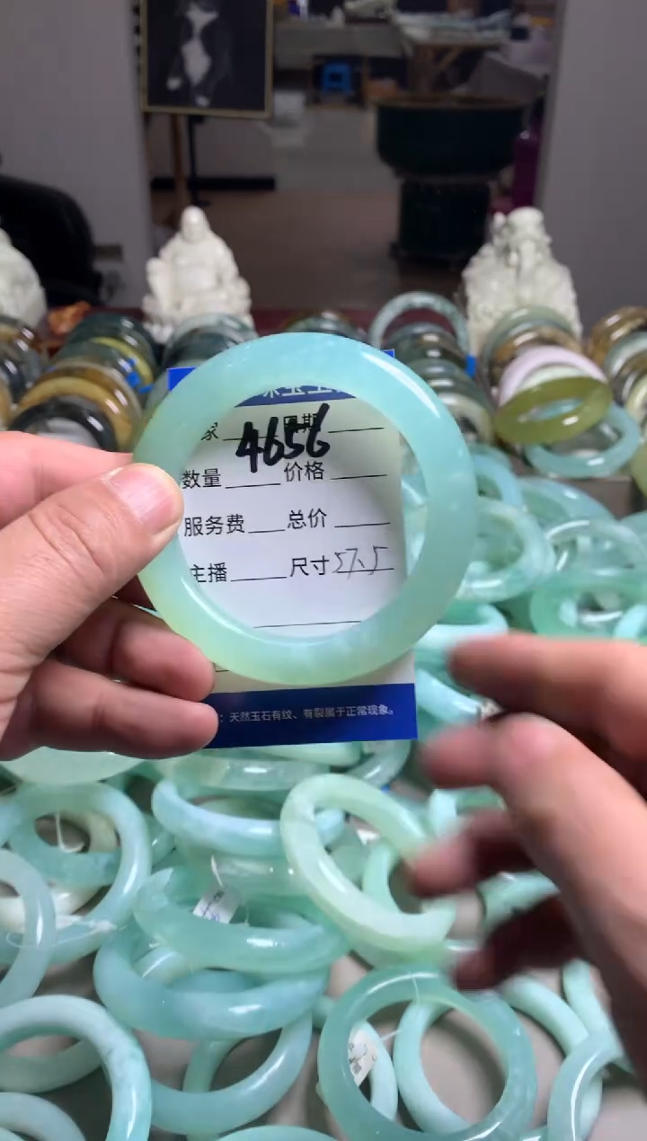 【闪购商品】蛇纹石玉手镯未镶嵌4656