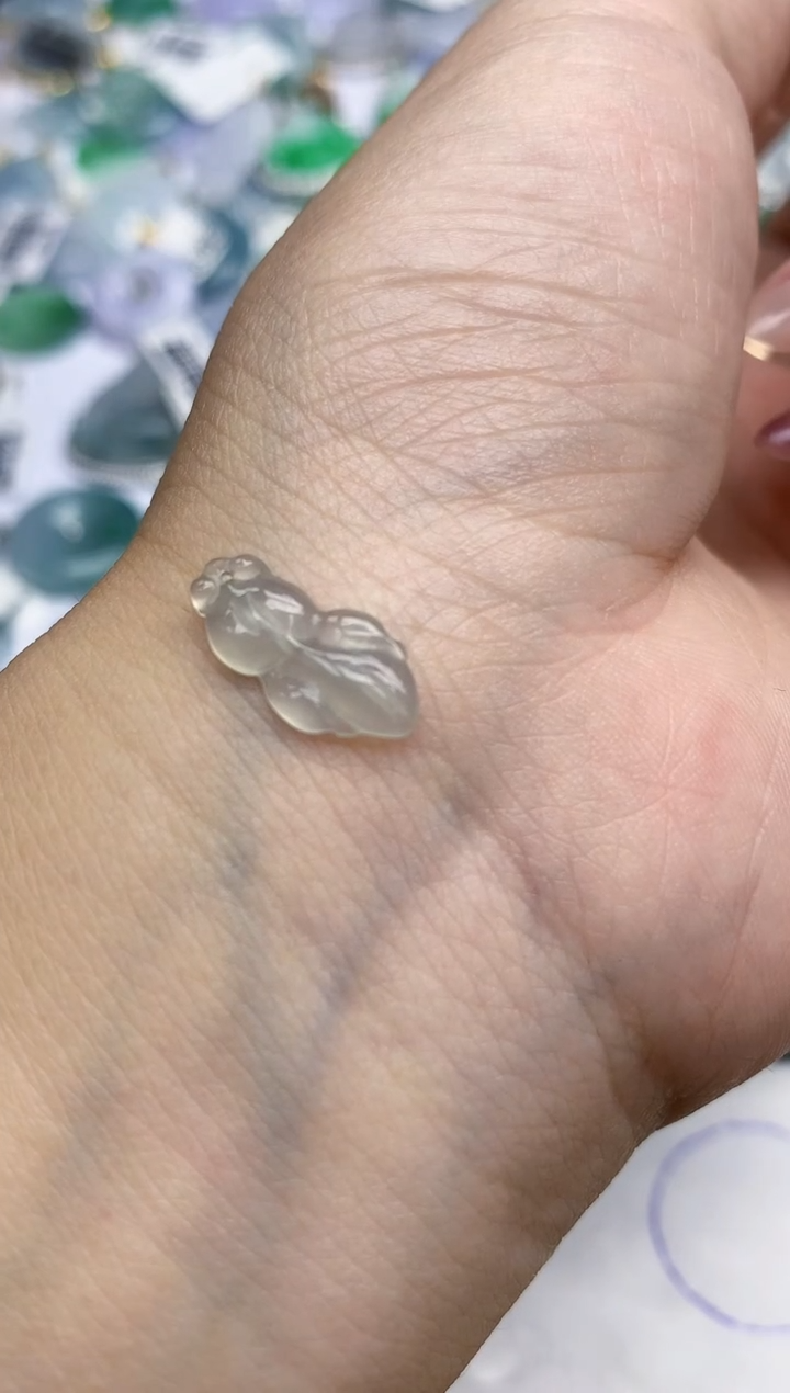 翡翠未镶嵌颈饰   天然翡翠A货  百元以上9米证书费自理