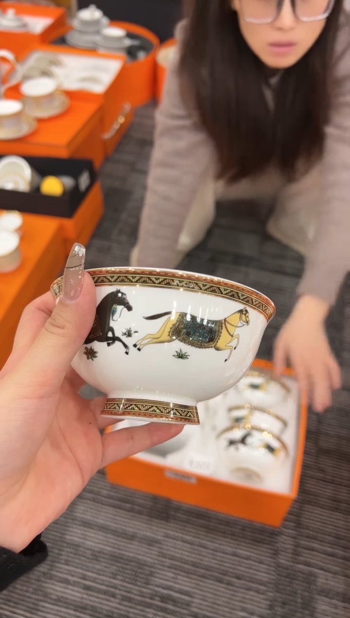 【闪购商品】杯H577--------------