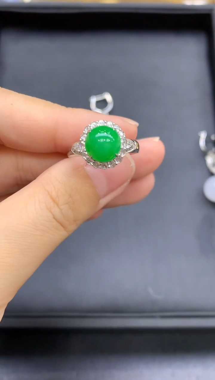 18K金镶嵌戒指翡翠630-中国好珍宝