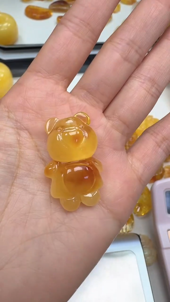 裸石琥珀未镶嵌如图