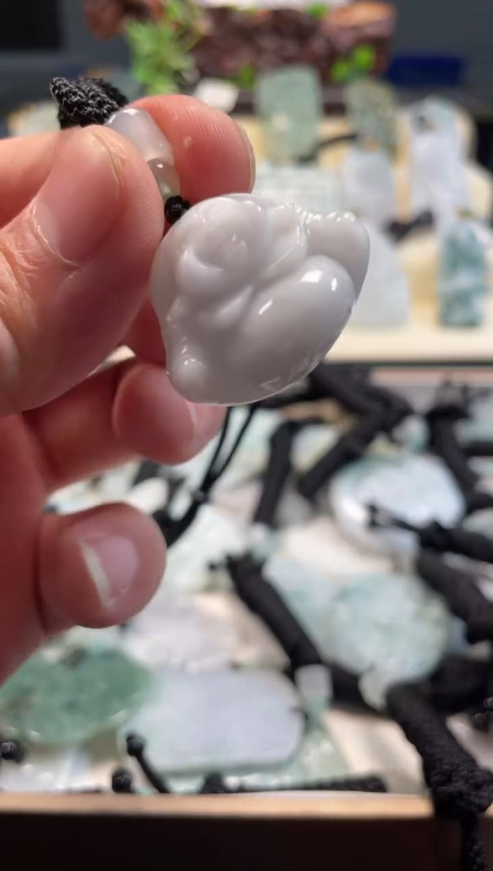 颈饰未镶嵌翡翠12/05/031