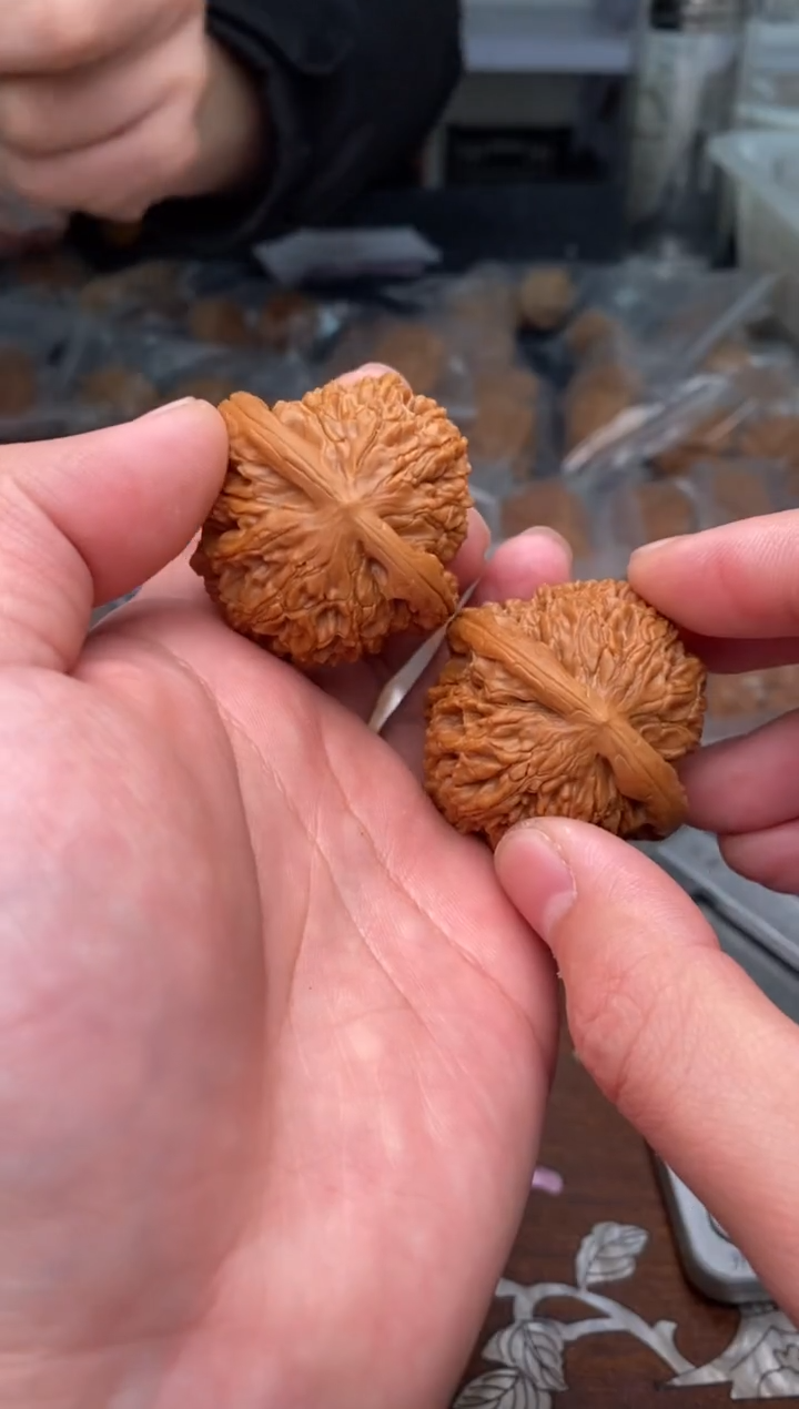 【闪购商品】文玩核桃把件G90号41尺水龙纹