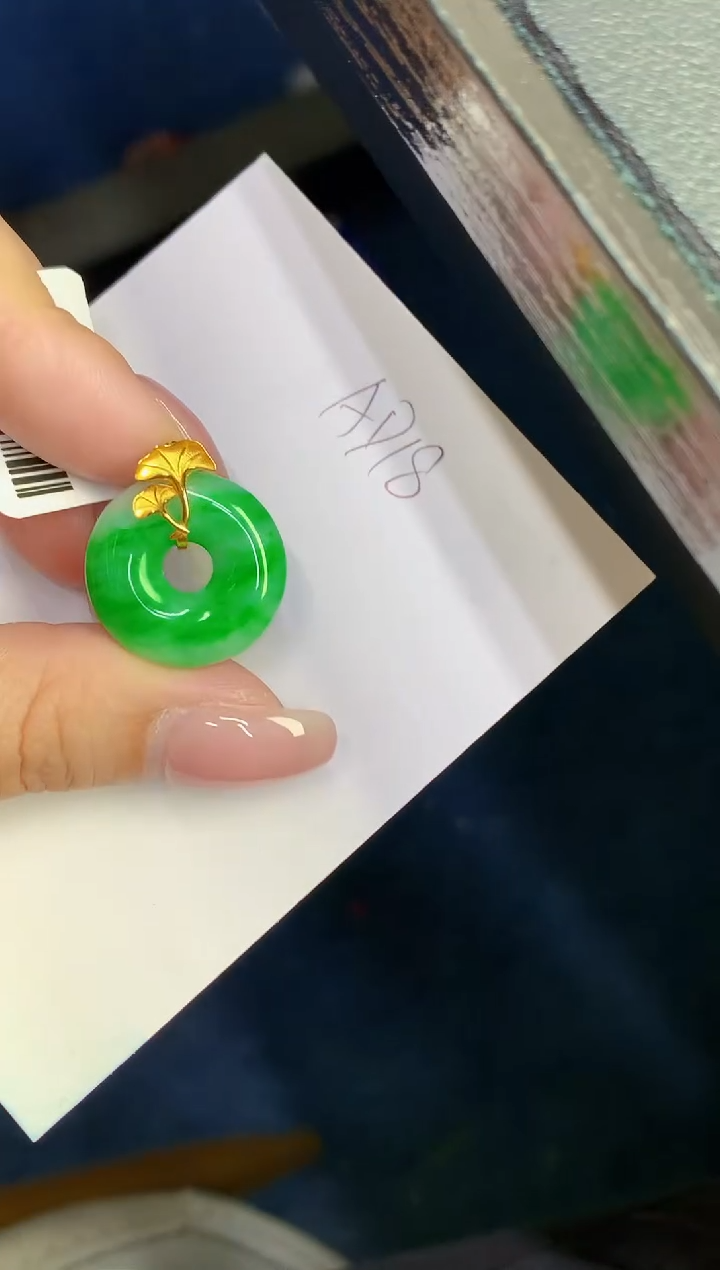 翡翠18K金镶嵌颈饰000000000000