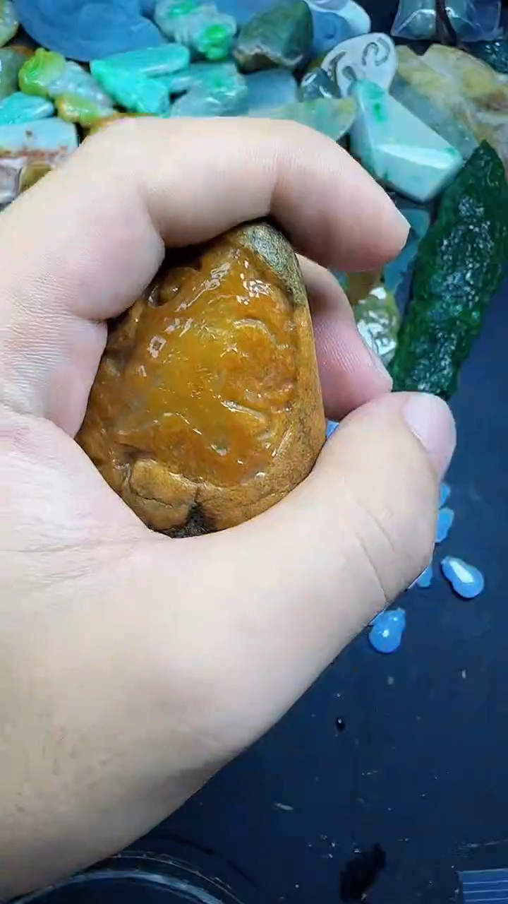 翡翠挂件未镶嵌心**转052翡翠