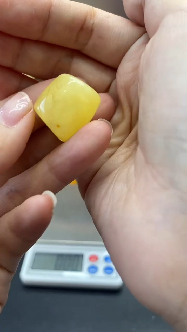 琥珀未镶嵌珠宝奇石2473