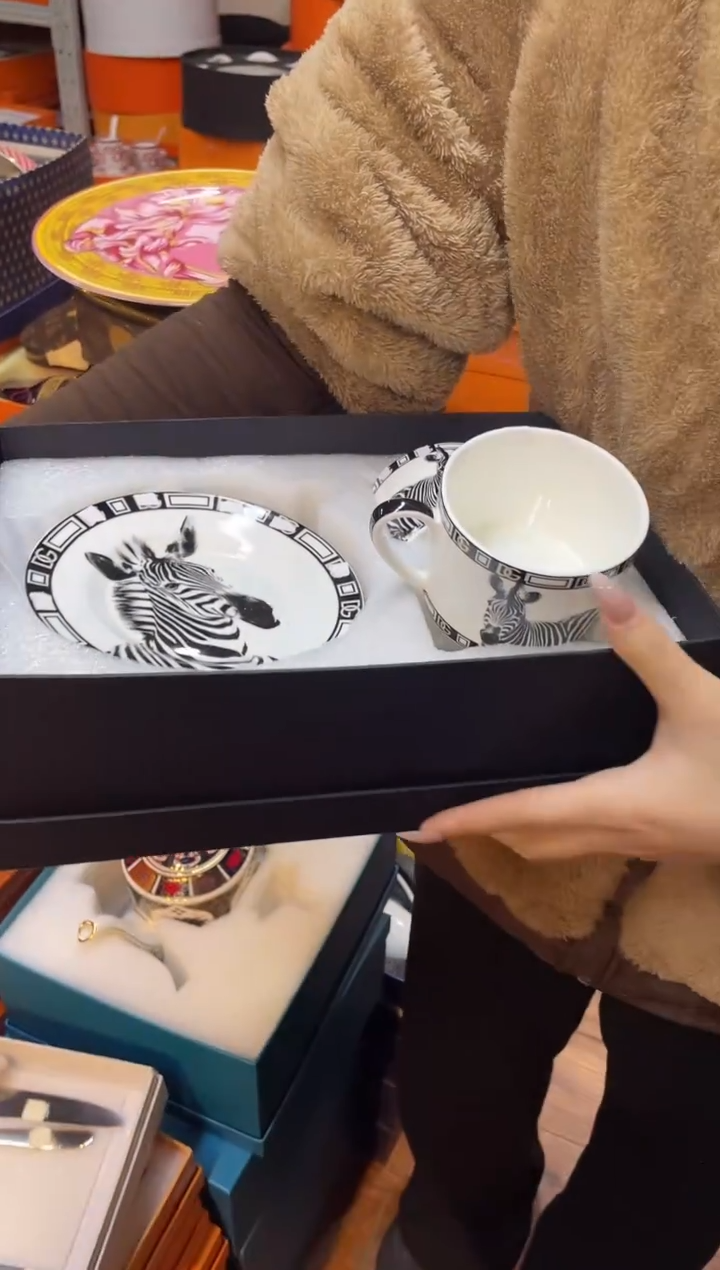 杯鸿辉家品牌瓷器，京东包邮！
