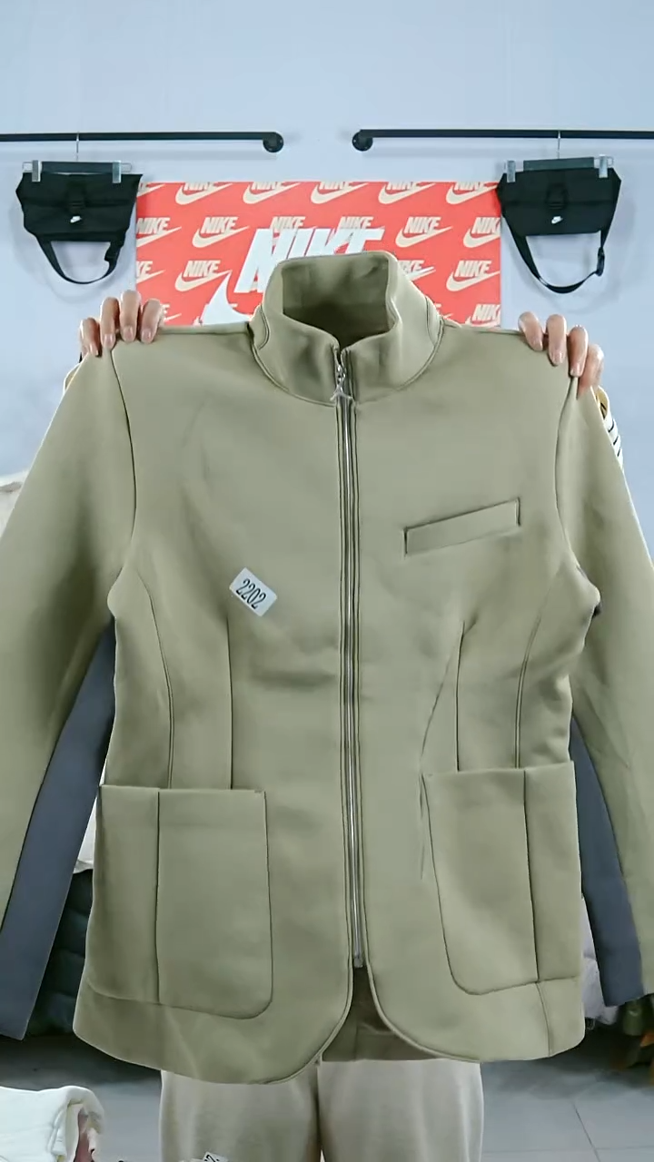 1595闪购编码运动衣以直播间过品为准尺码L