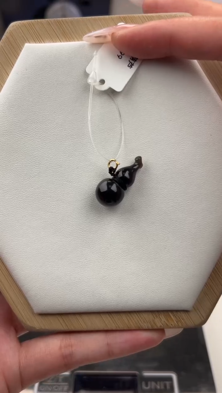 吊坠(不含链)18K金镶嵌和田玉199