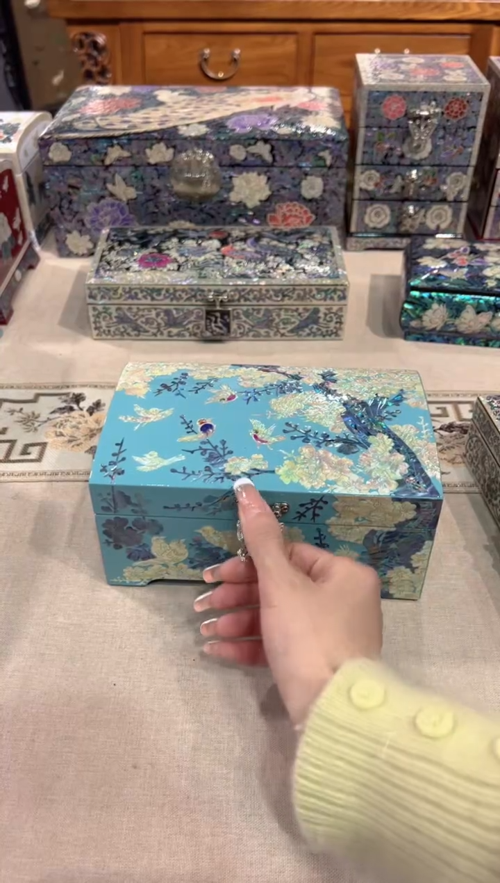 【闪购商品】.按扣绒布底弘贝雅螺钿漆器文化馆