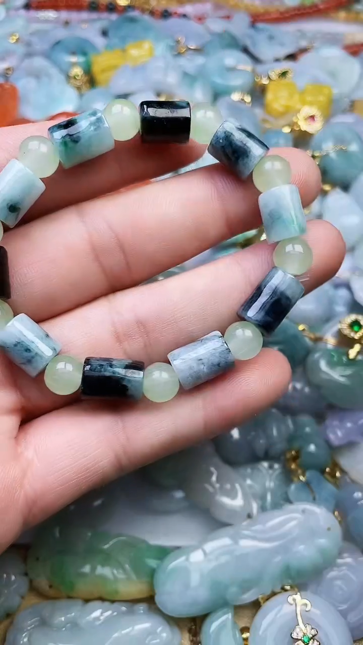 未镶嵌挂件翡翠1