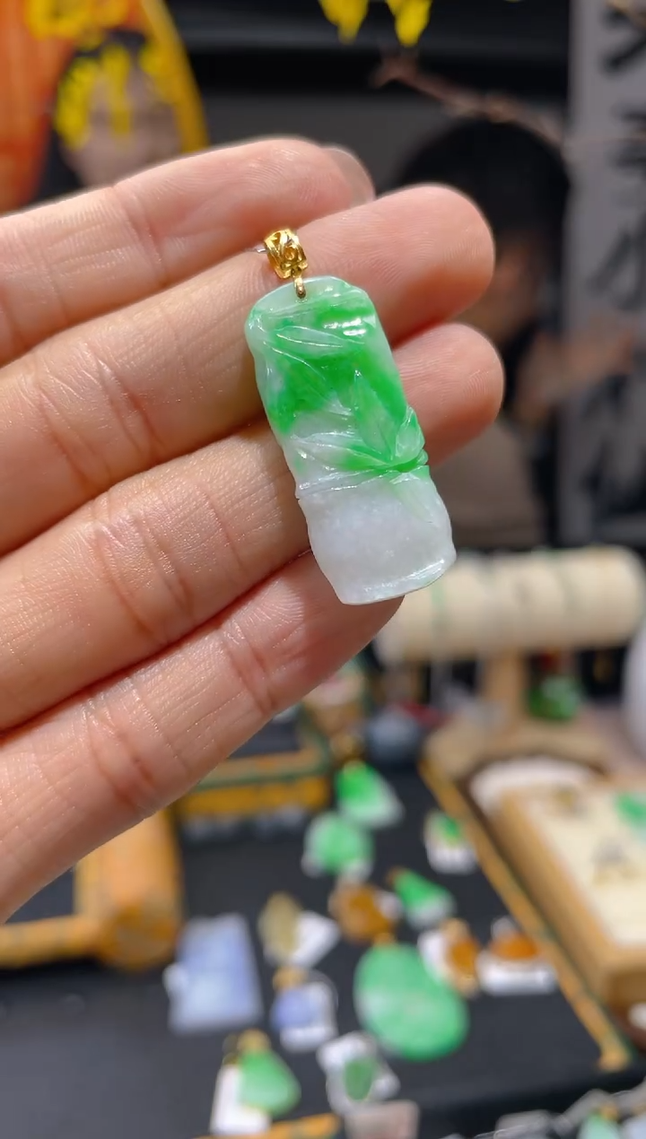 【闪购商品】翡翠颈饰18K金镶嵌假一赔三