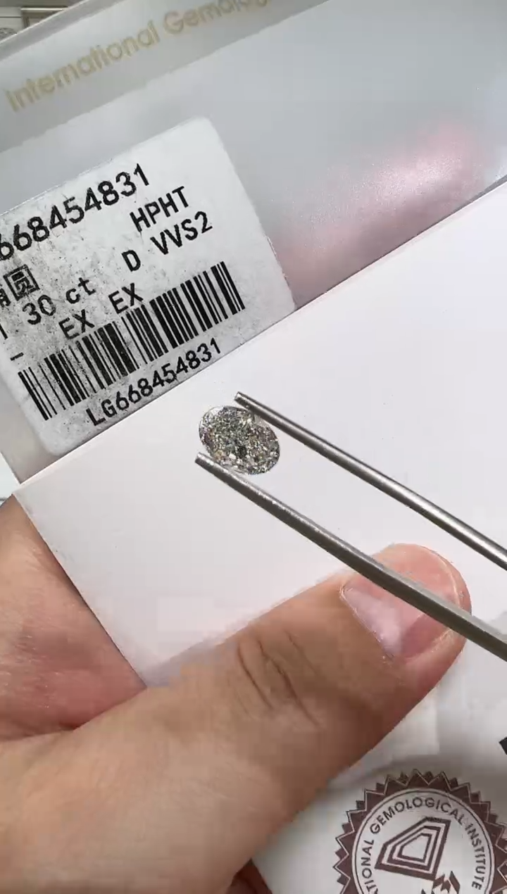 【闪购商品】实验室培育钻石裸石未镶嵌@ 1.3ct 先鉴赏，再定制！