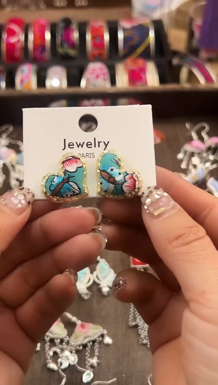 【闪购商品】织绣民族风老绣饰品261