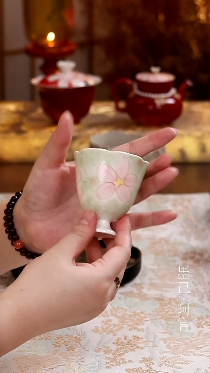 错版茶杯                         