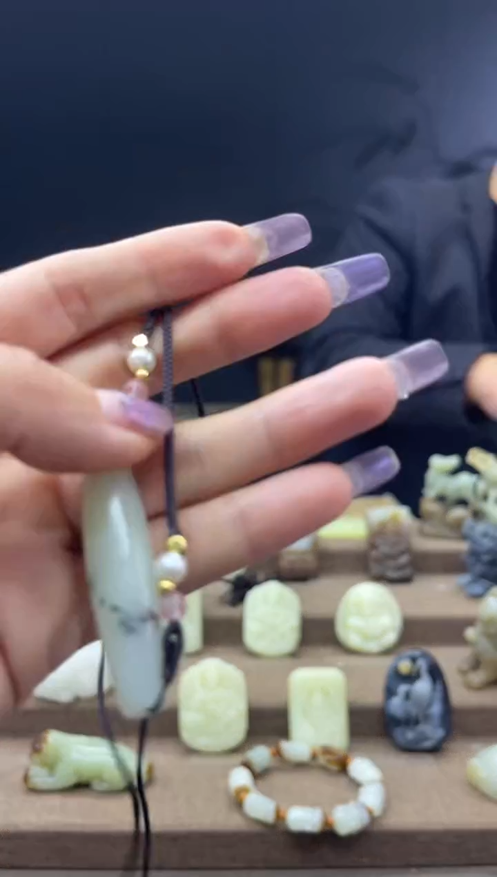 颈饰未镶嵌和田玉1