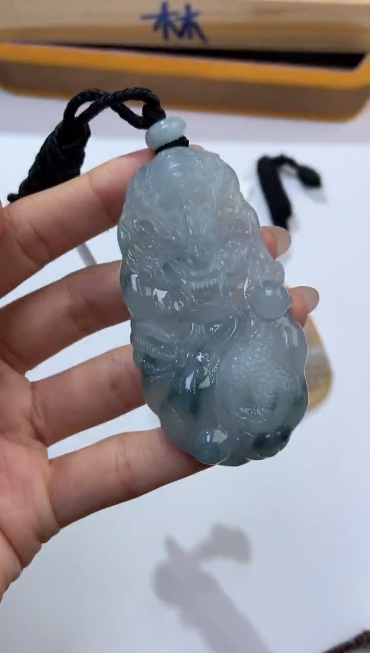 未镶嵌挂件翡翠吴**g241222