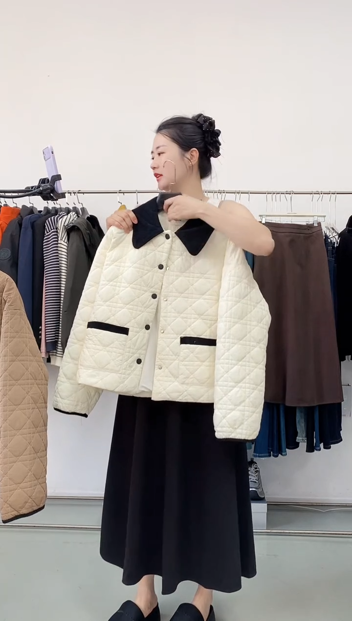 L码米白棉服140斤内