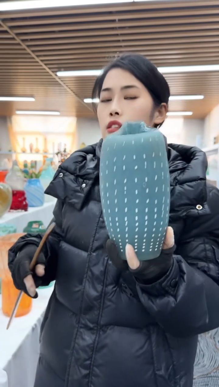 【闪购商品】花瓶7*25..........