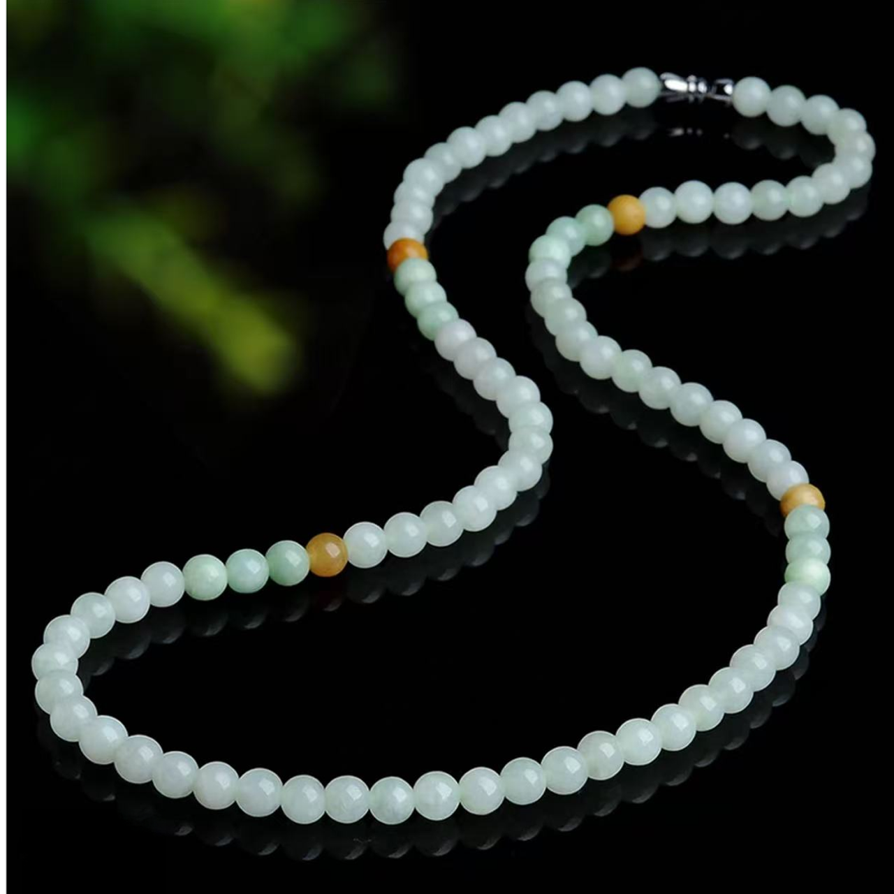 天然缅甸翡翠A货项链一条