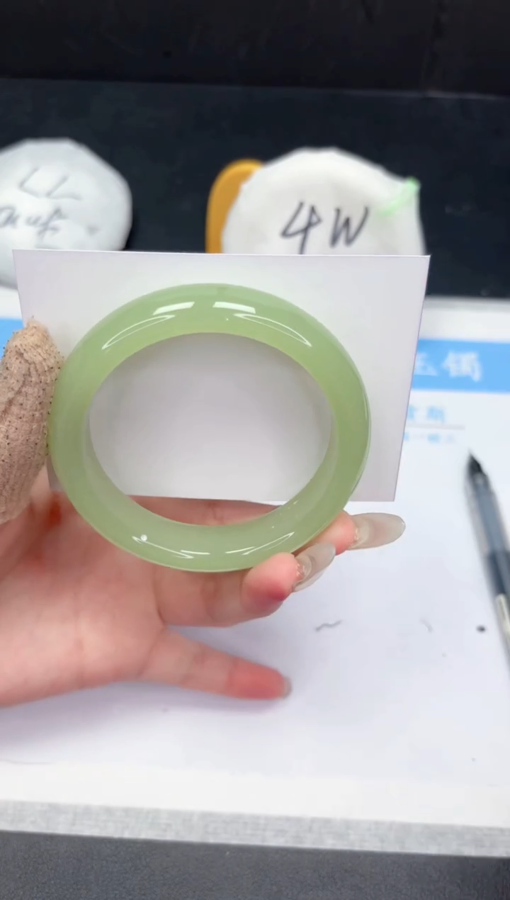 【闪购商品】石英质玉手镯未镶嵌377-57.8