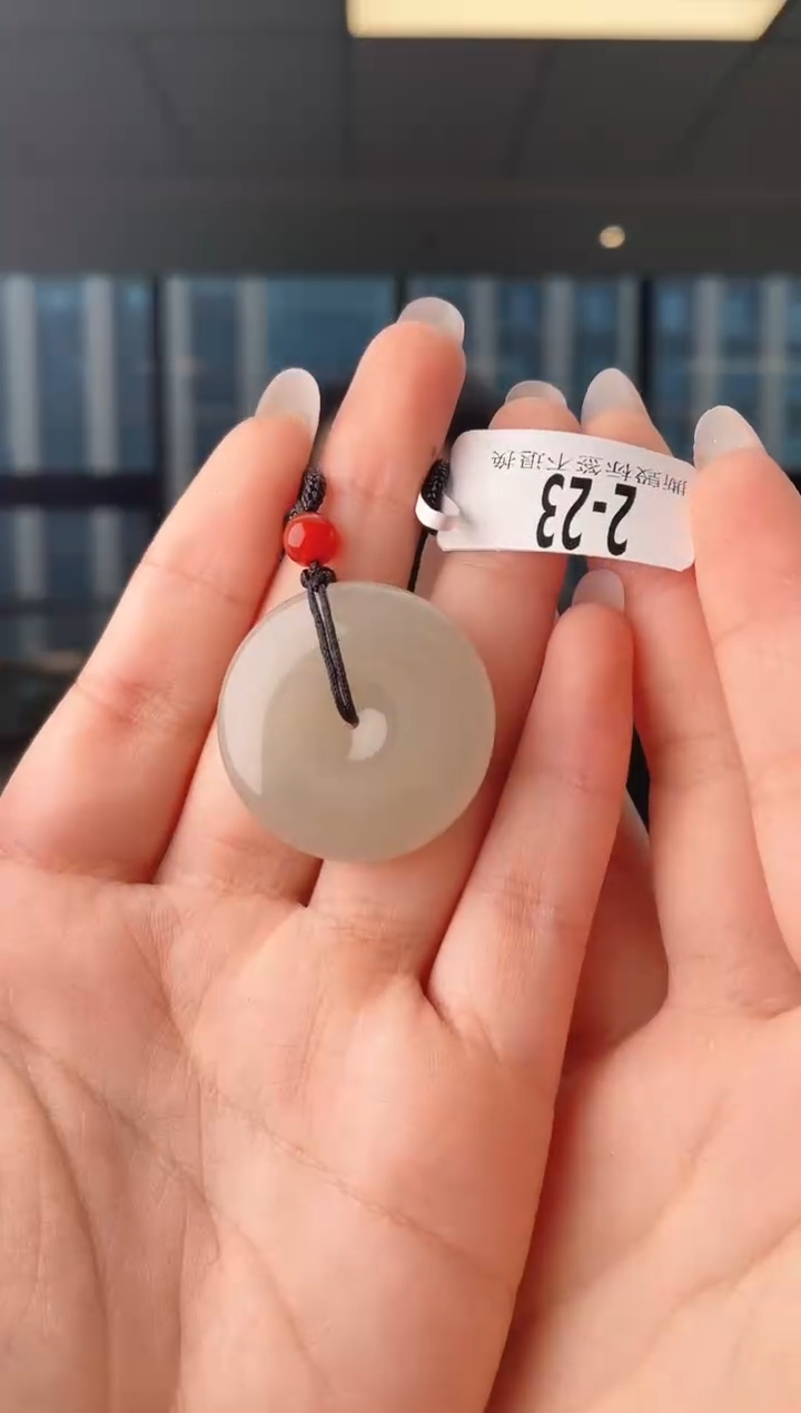 颈饰未镶嵌和田玉扣 23