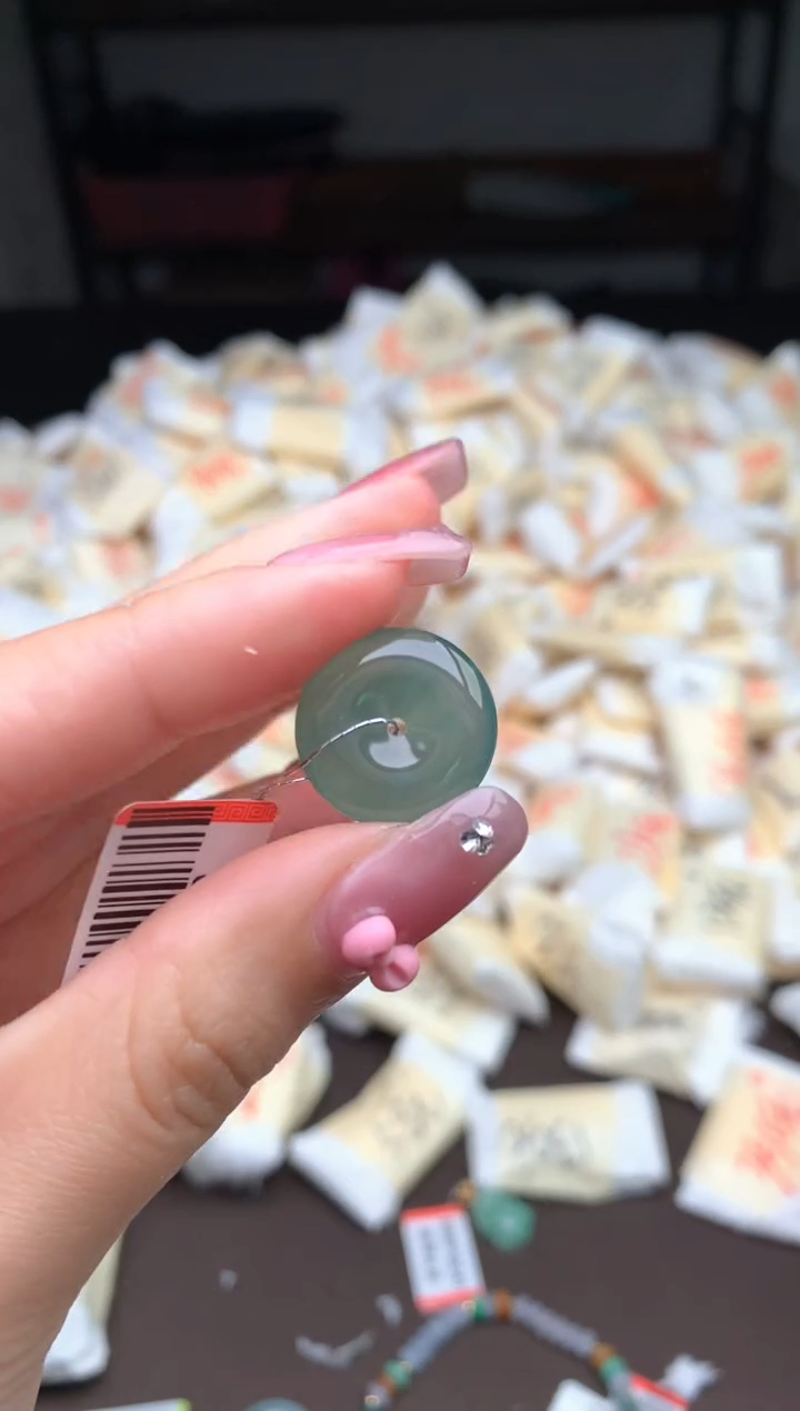 【闪购商品】翡翠颈饰未镶嵌—