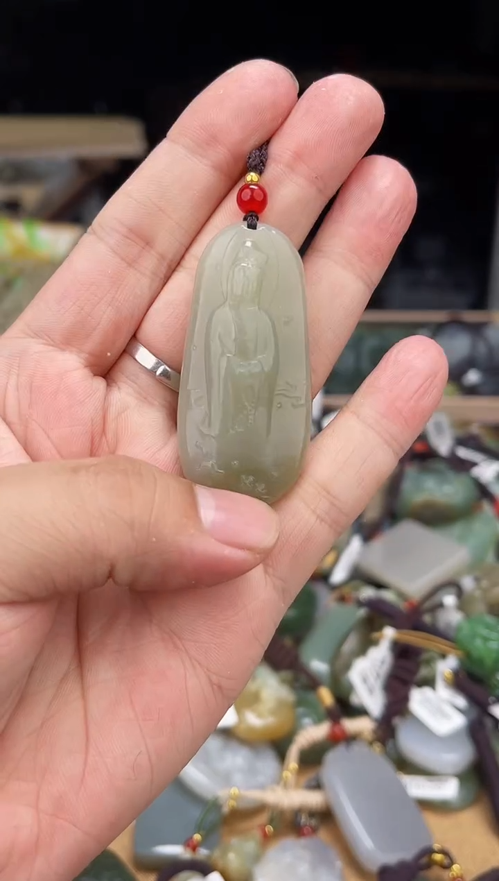 颈饰未镶嵌和田玉1