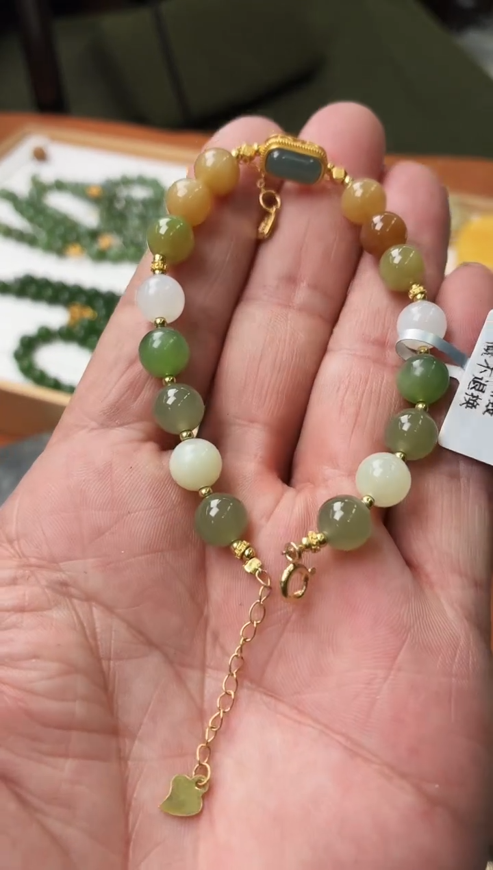 18K金镶嵌手链和田玉r47