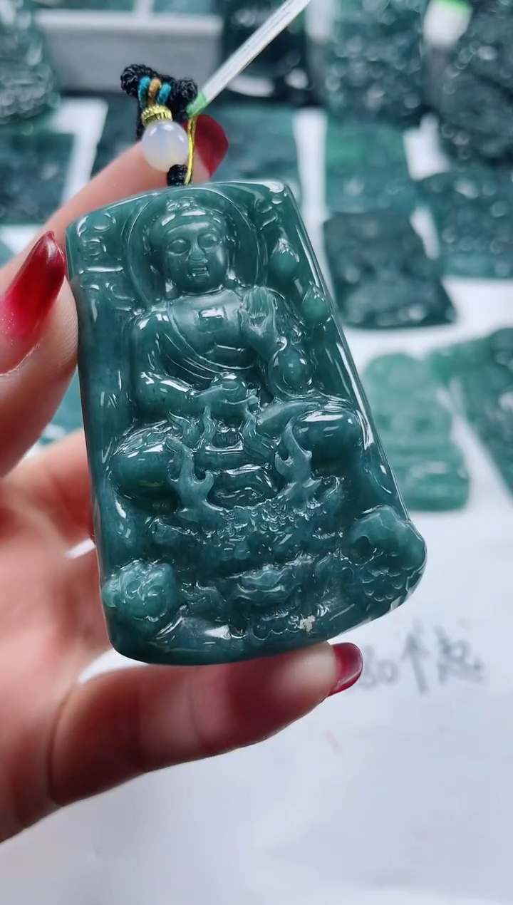 【闪购商品】翡翠颈饰未镶嵌           