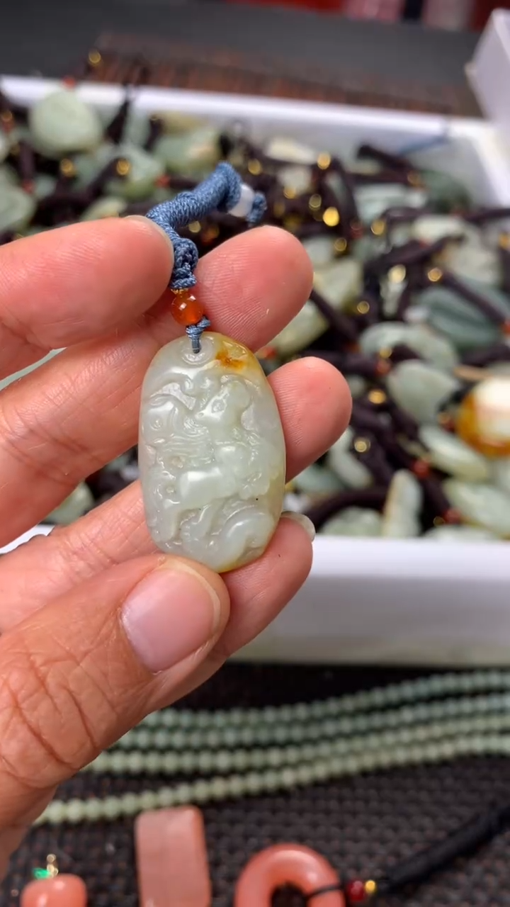 【闪购商品】和田玉颈饰未镶嵌多样性发货没有证书拍一发一有瑕