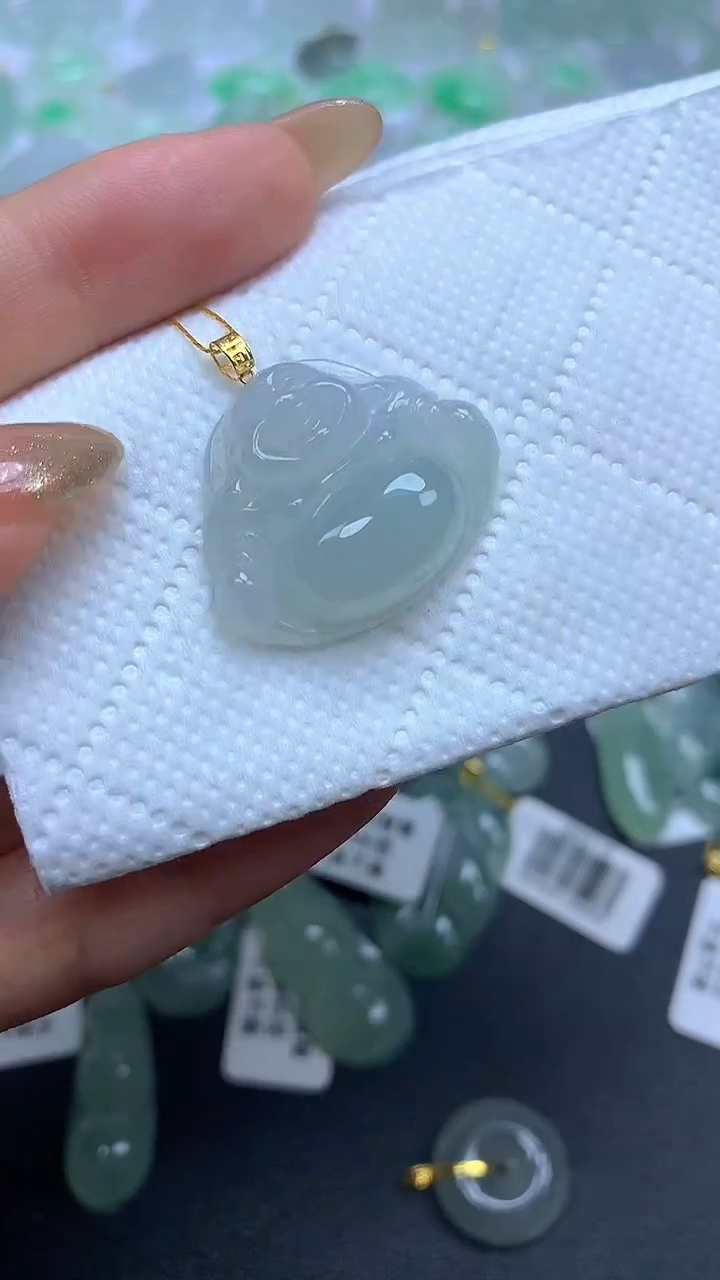 颈饰18K金镶嵌翡翠A货