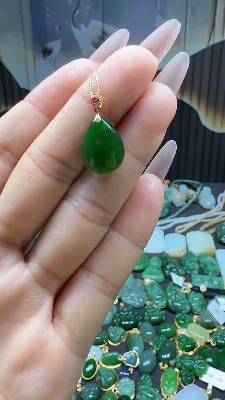 【闪购商品】和田玉吊坠(不含链)18K金镶嵌1