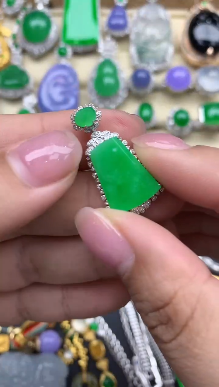 【闪购商品】翡翠颈饰18K金镶嵌682-中国好珍宝