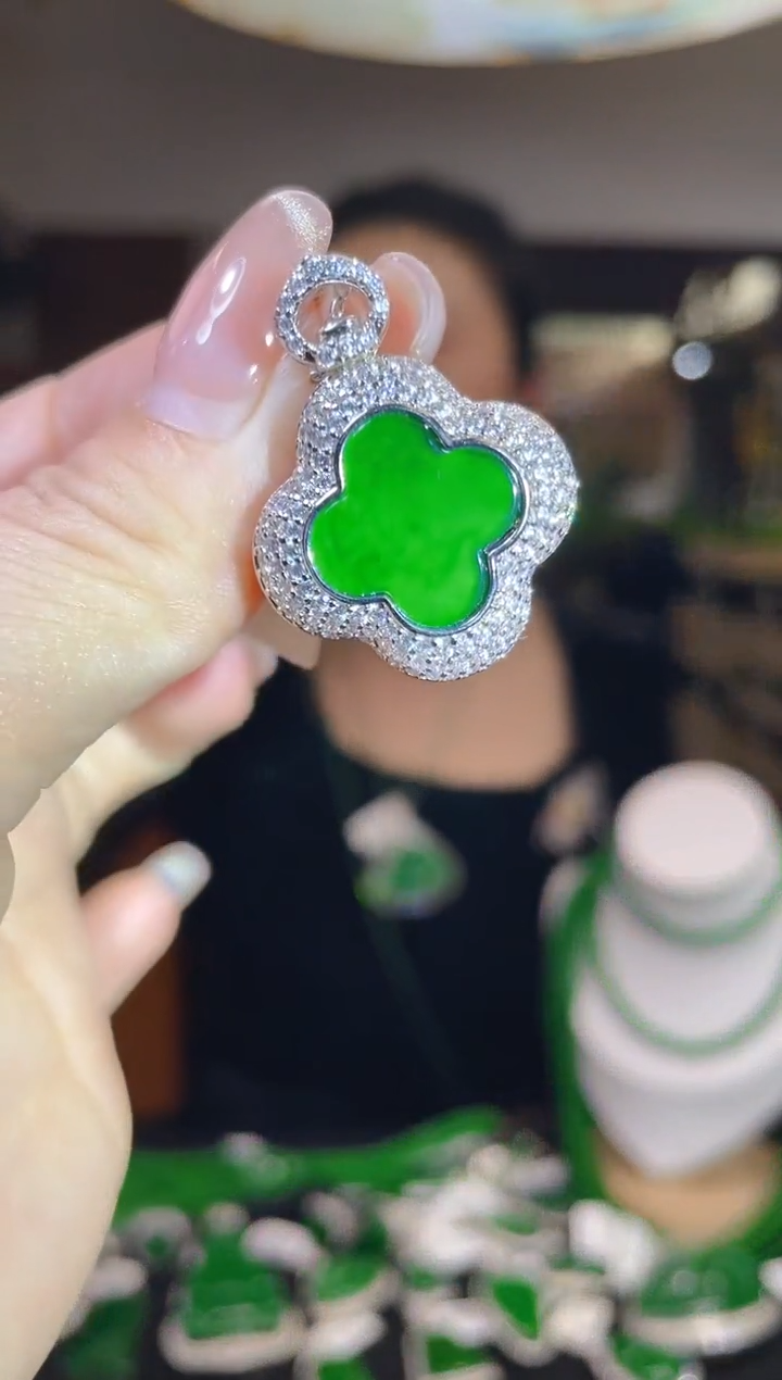 【闪购商品】翡翠吊坠(不含链)未镶嵌多样性发其一