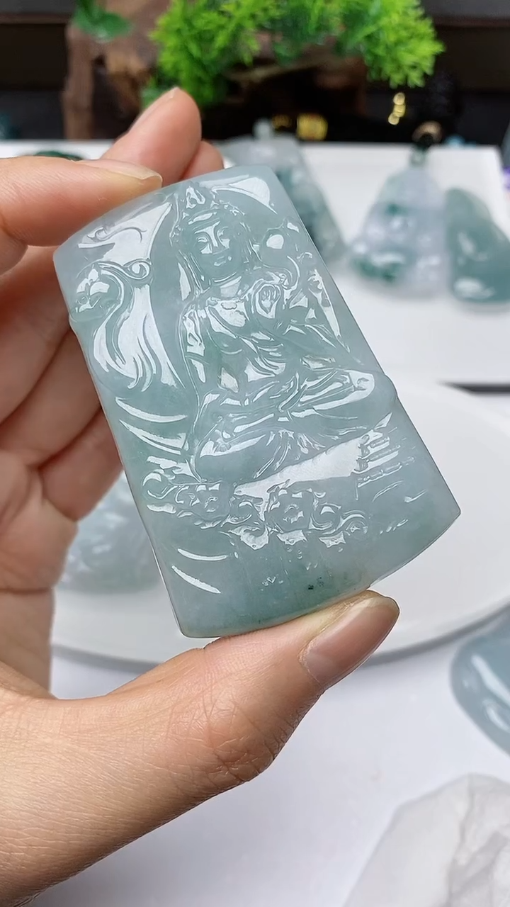 【闪购商品】翡翠颈饰未镶嵌