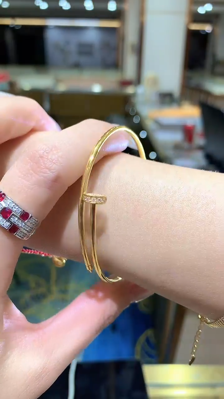 【闪购商品】18K金手饰钉子        