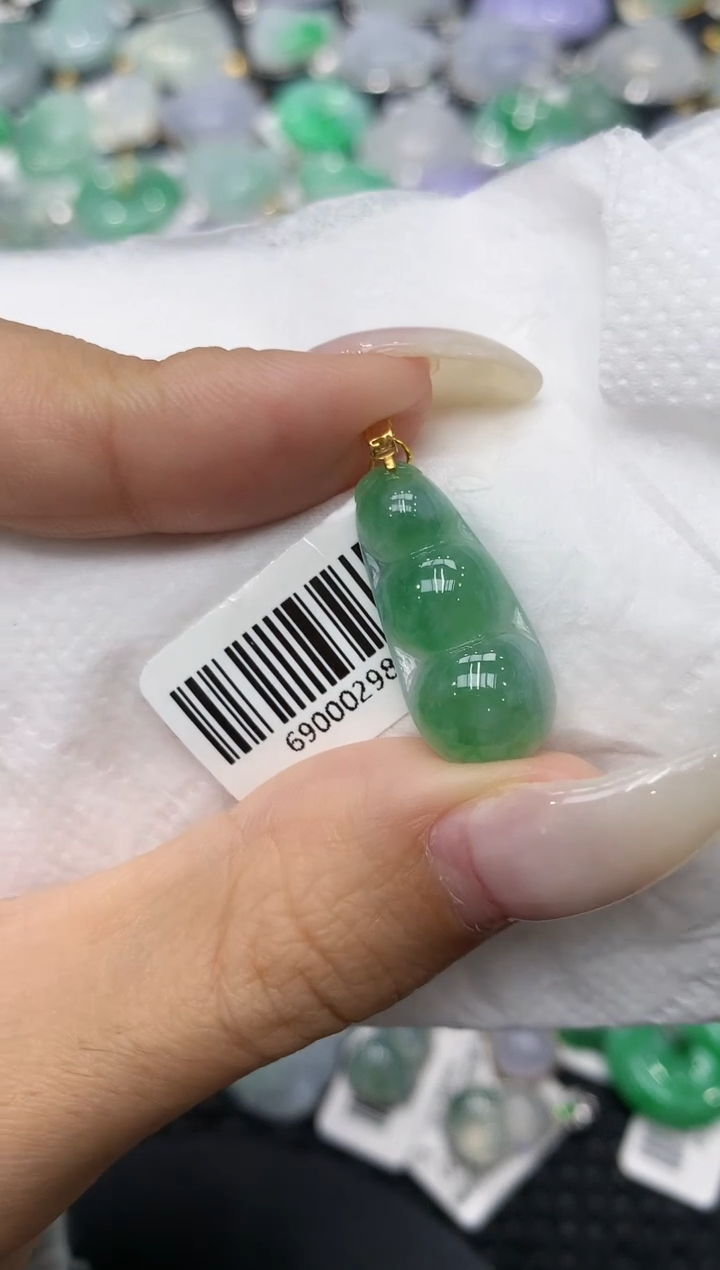 颈饰18K金镶嵌翡翠11111111111