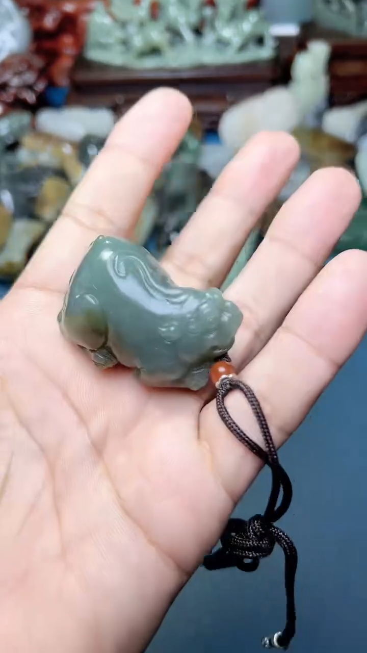 未镶嵌和田玉挂件-