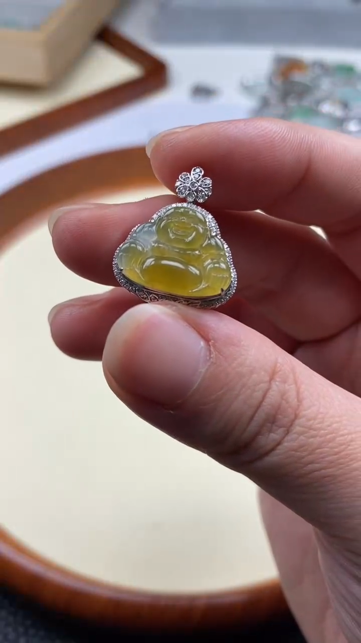 【闪购商品】翡翠挂件未镶嵌佛公