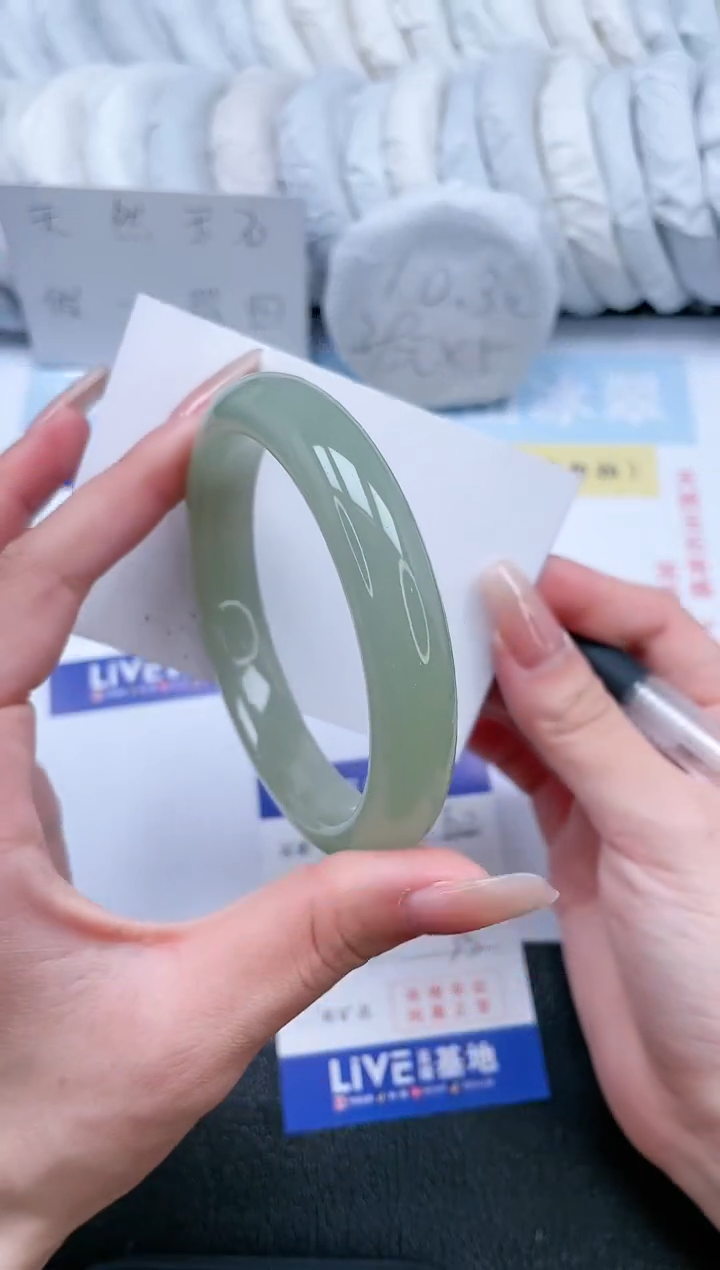 【闪购商品】石英质玉手镯未镶嵌T202-63