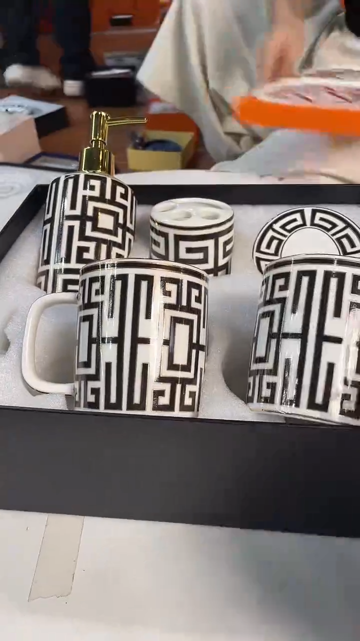 杯鸿辉家品牌瓷器，京东包邮！