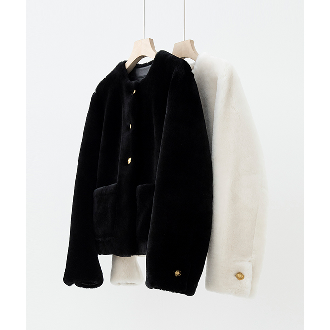 金扣经典气质香风圆领皮衣一体外套PY3J1102