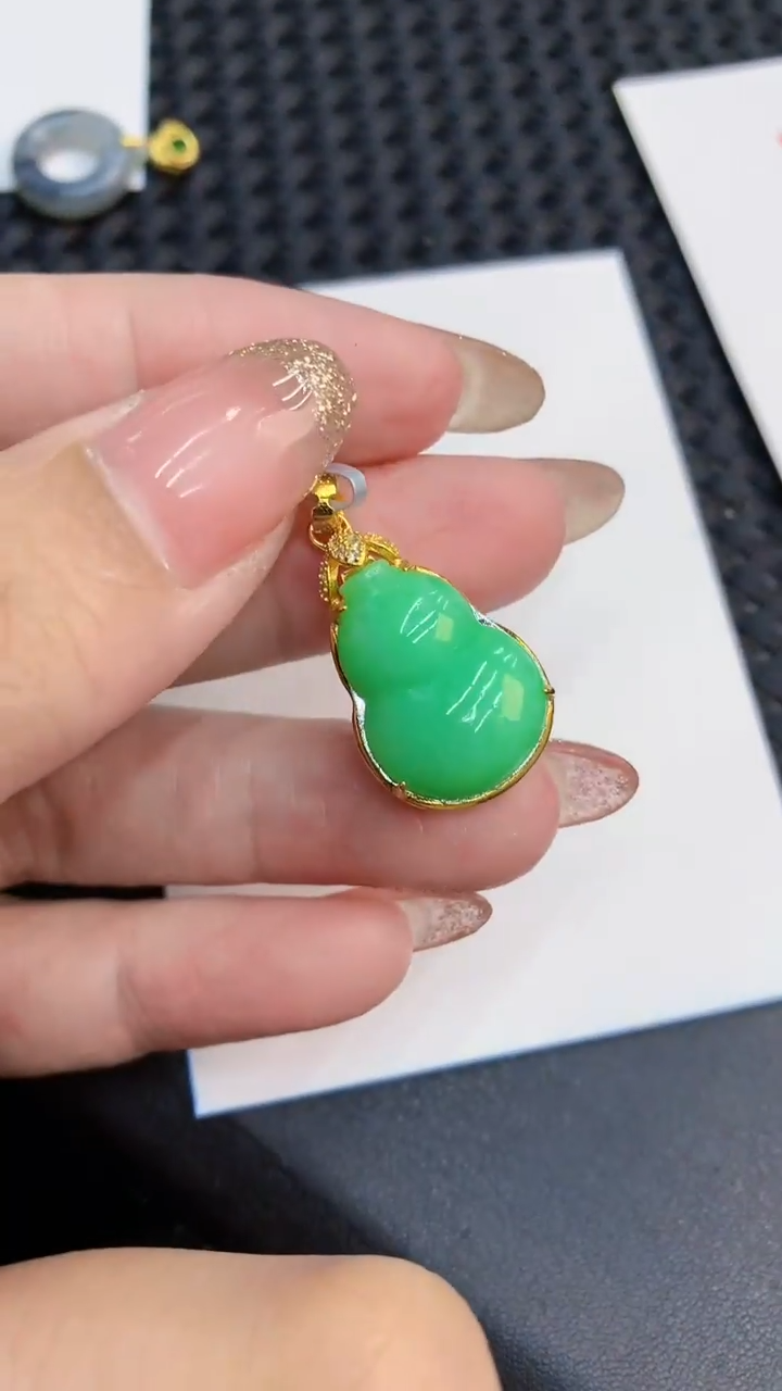 翡翠银S925镶嵌颈饰            8