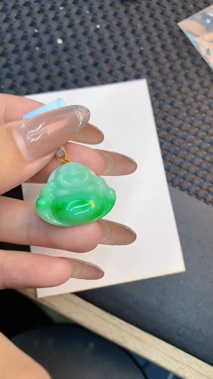 颈饰18K金镶嵌翡翠1