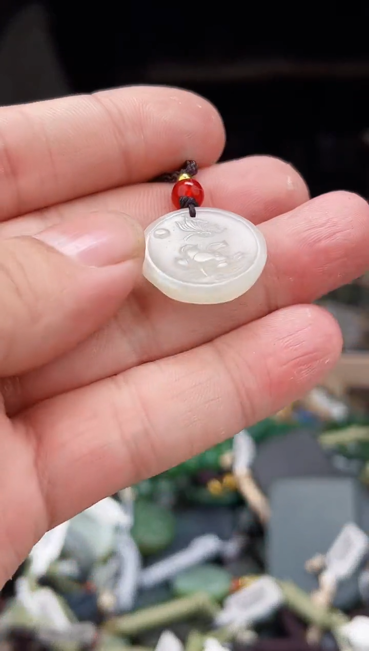 颈饰未镶嵌和田玉1