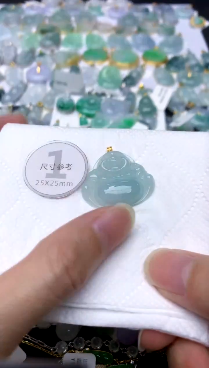 颈饰18K金镶嵌翡翠天然A货翡翠