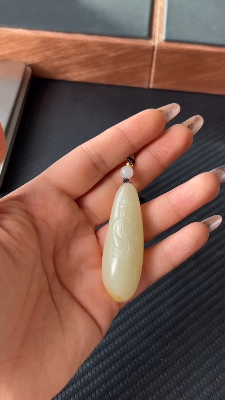 【闪购商品】和田玉吊坠(赠链)未镶嵌且末金山微色差