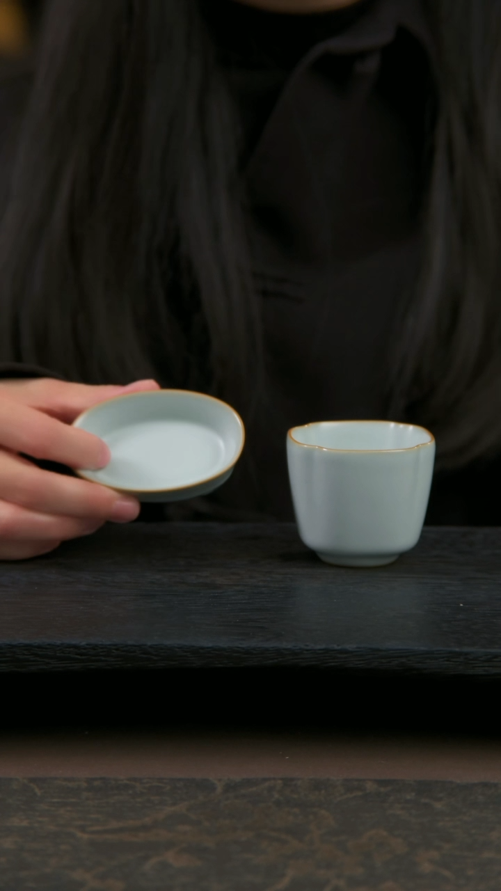 【闪购商品】杯高四方杯599赠送小水仙盆1只